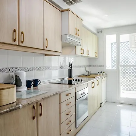 Lcr4 - Large 3-Bedroom Apartment Near Beach 马尔韦利亚