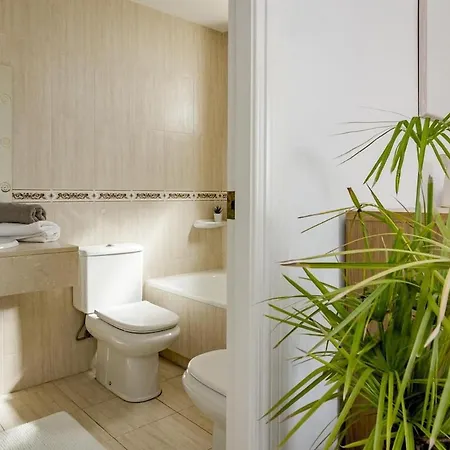 Lcr4 - Large 3-Bedroom Apartment Near Beach 公寓