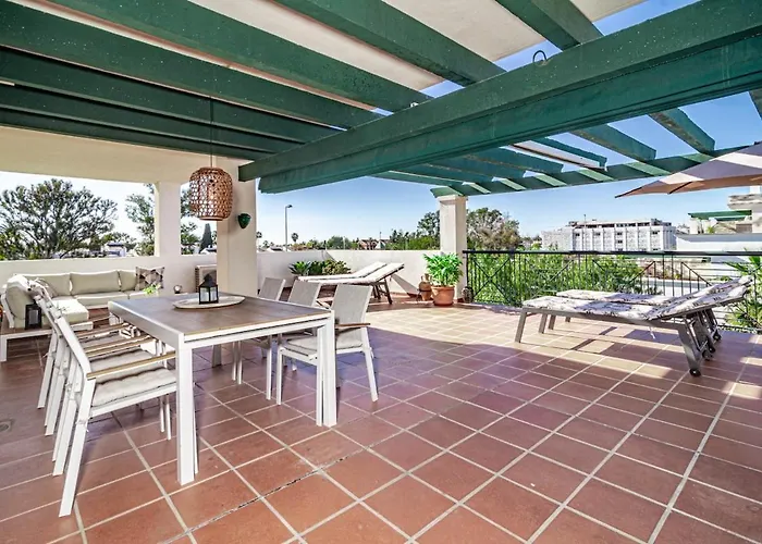 Lcr4 - Large 3-Bedroom Apartment Near Beach マルベーリャ