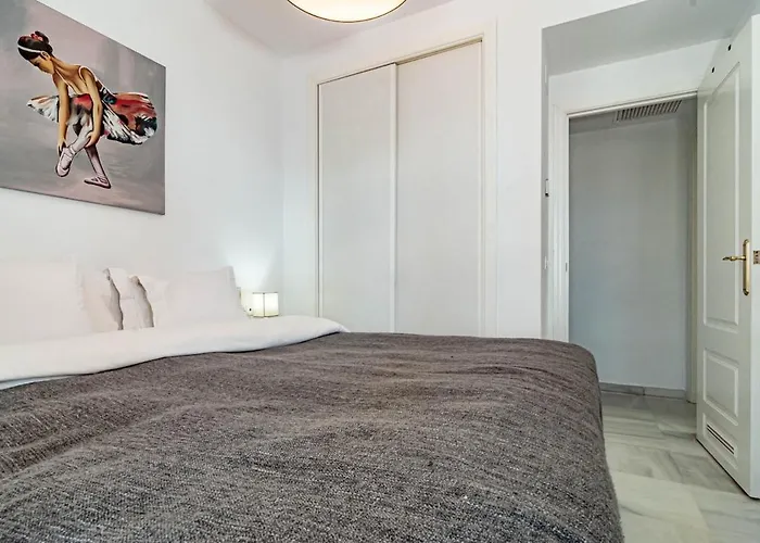 Lcr4 - Large 3-Bedroom Apartment Near Beach