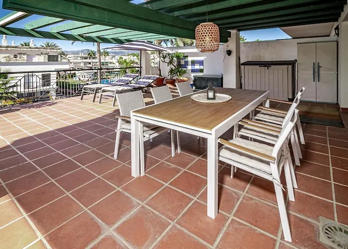 Lcr4 - Large 3-Bedroom Apartment Near Beach アパート マルベーリャ