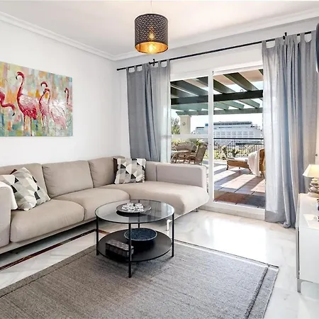 Lcr4 - Large 3-Bedroom Apartment Near Beach *