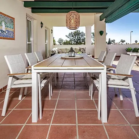 Lcr4 - Large 3-Bedroom Apartment Near Beach شقة ماربيا