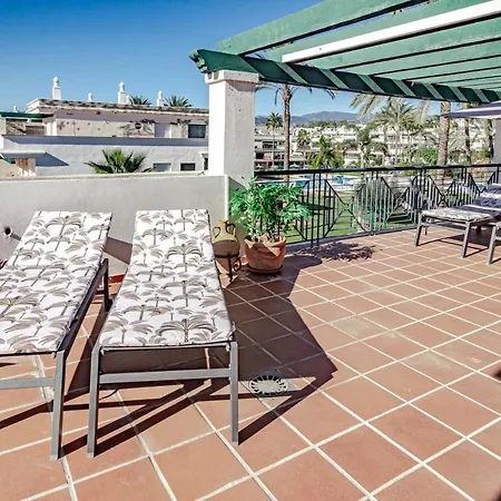 Lcr4 - Large 3-Bedroom Apartment Near Beach * ماربيا