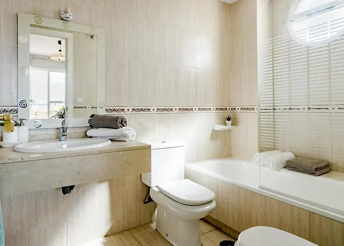 Lcr4 - Large 3-bedroom Near Apartmán