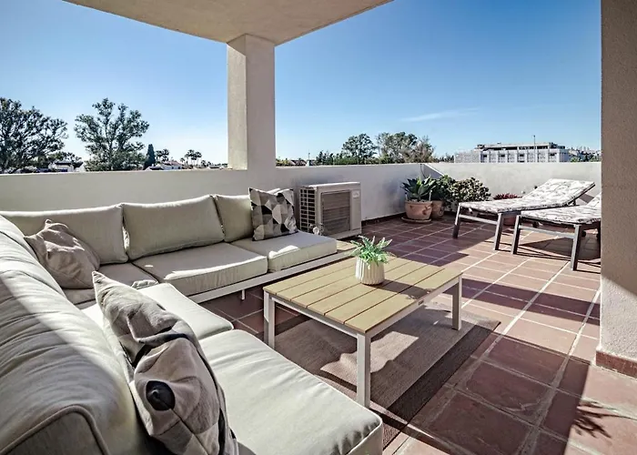 Lcr4 - Large 3-Bedroom Apartment Near Beach *