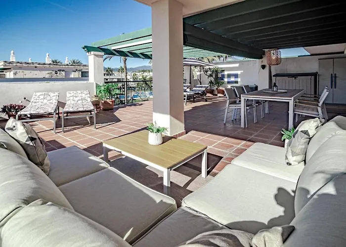 Lcr4 - Large 3-bedroom Near Apartmán