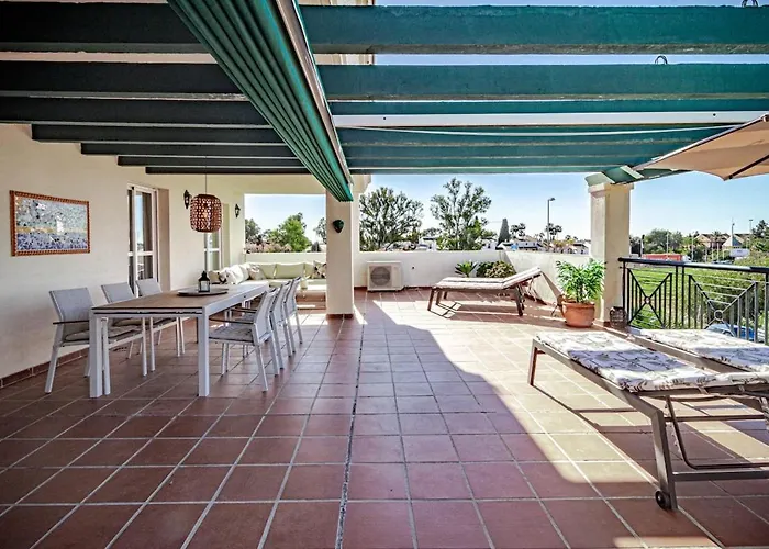 Lcr4 - Large 3-Bedroom Apartment Near Beach *