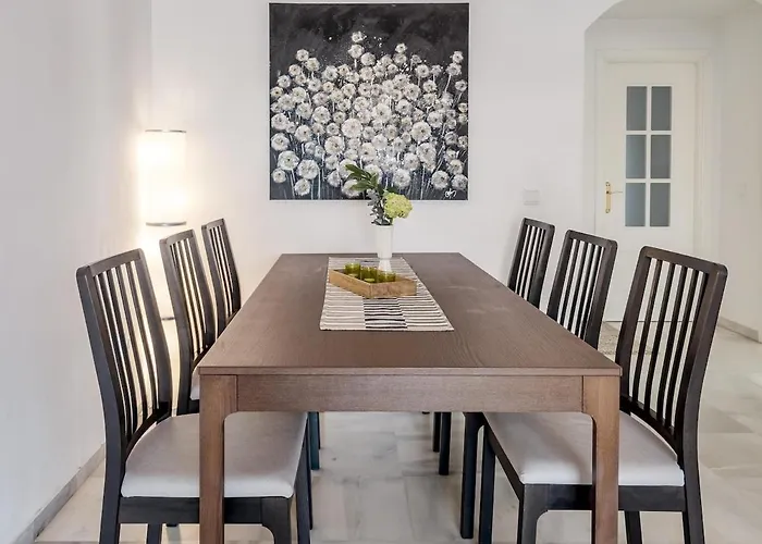 Lcr4 - Large 3-bedroom Near