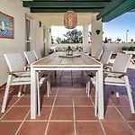 Lcr4 - Large 3-bedroom Near Apartamento Marbella