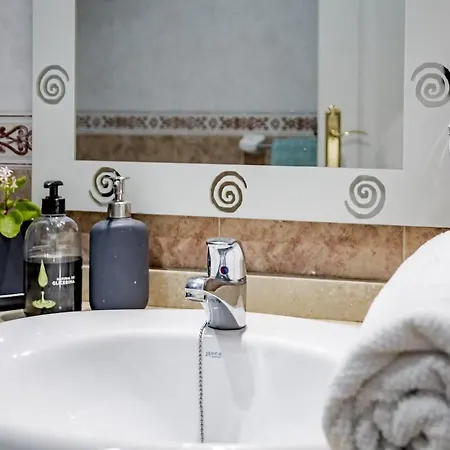 Lcr4 - Large 3-Bedroom Apartment Near Beach Appartamento *