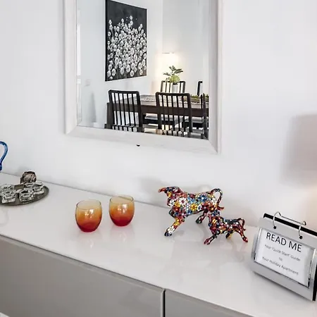 Appartamento Lcr4 - Large 3-Bedroom Apartment Near Beach *